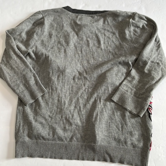 Dark grey with embroiled flowers white and fucsia. - Picture 6 of 8